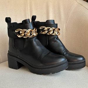 FINAL PRICE Halston Manila bootie